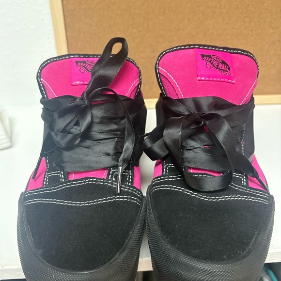 Vans Women's Sneakers in Pink and Black - Picture 2 of 3